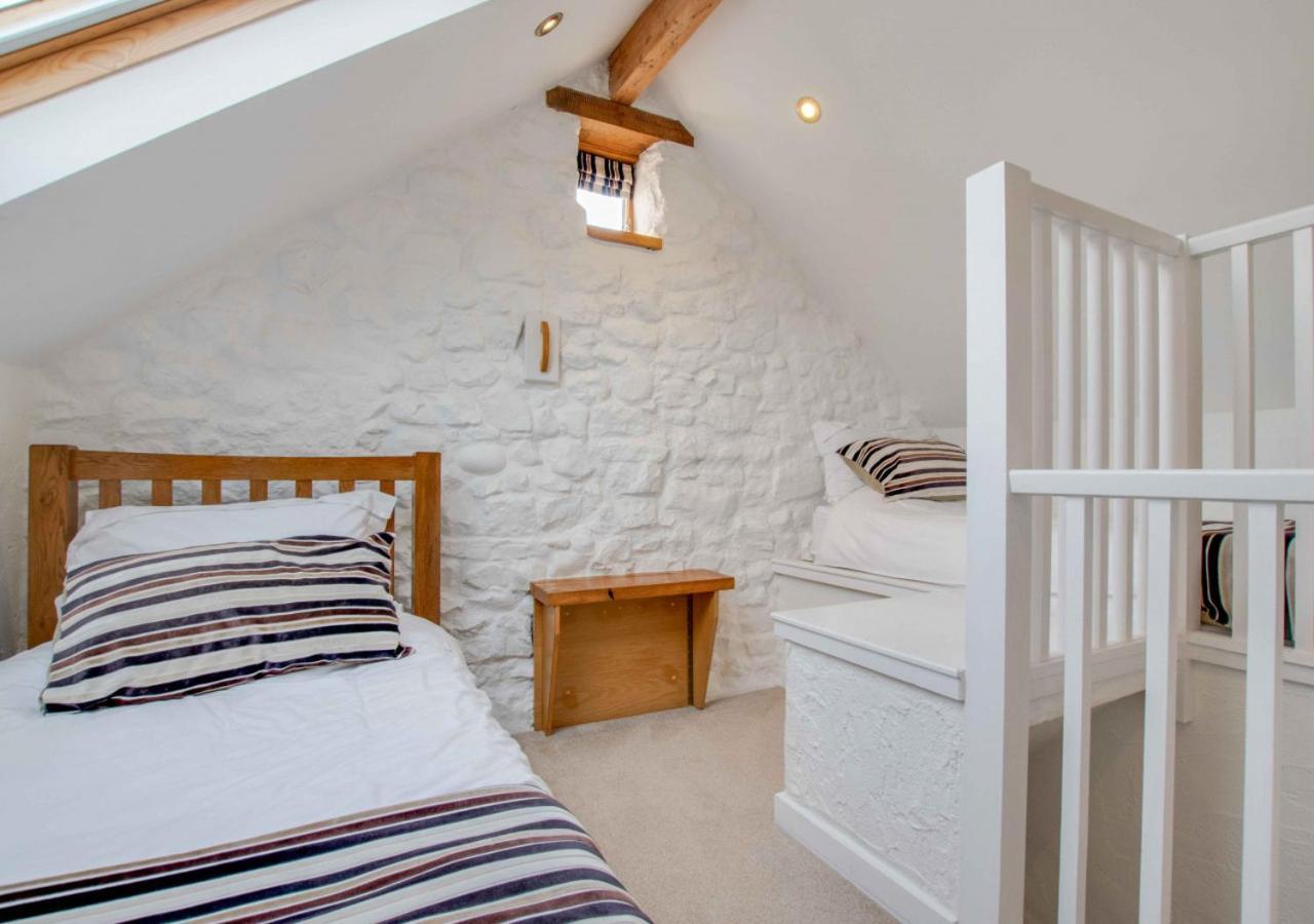 Slade Barn Villa Oxwich Bagian luar foto
